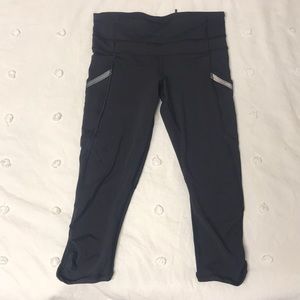 Lululemon black capri leggings